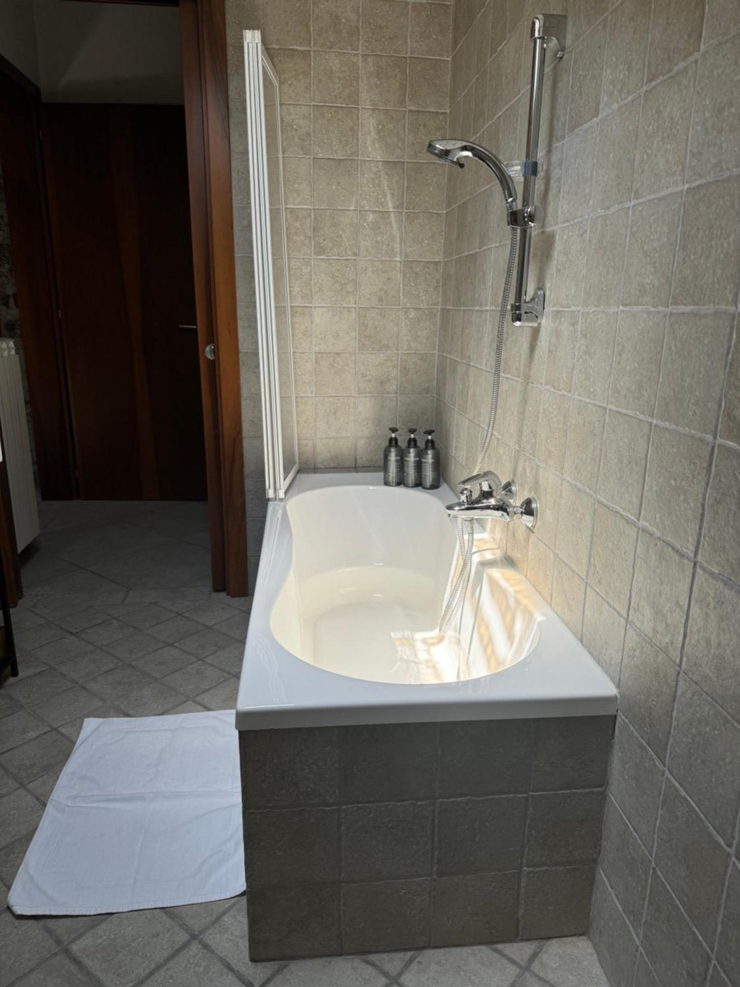 Lex 4 Sauna -Trieste Center ภายนอก รูปภาพ